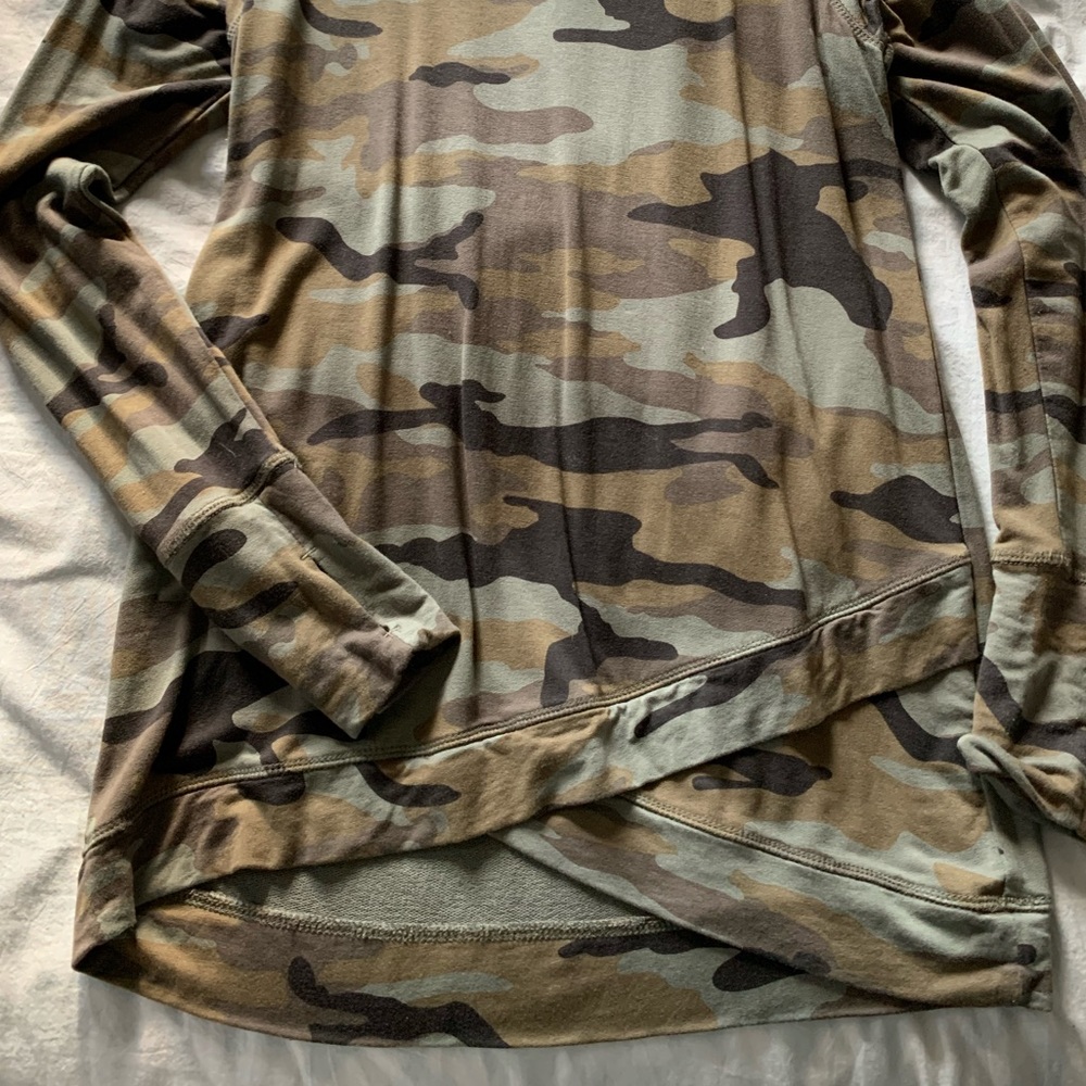 Camouflage patterned long sleeve shirt; size small - Picture 2 of 2
